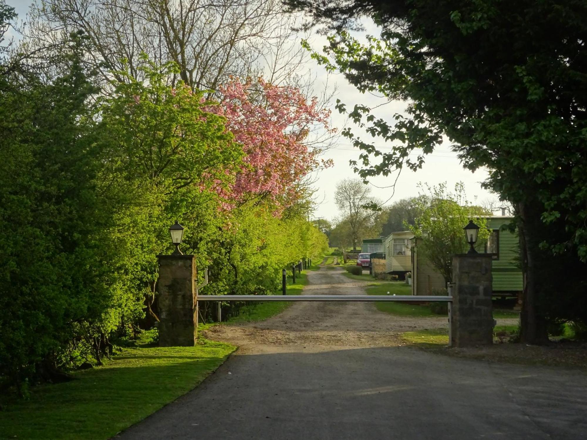 Chequers Inn Harrogate Exteriér fotografie